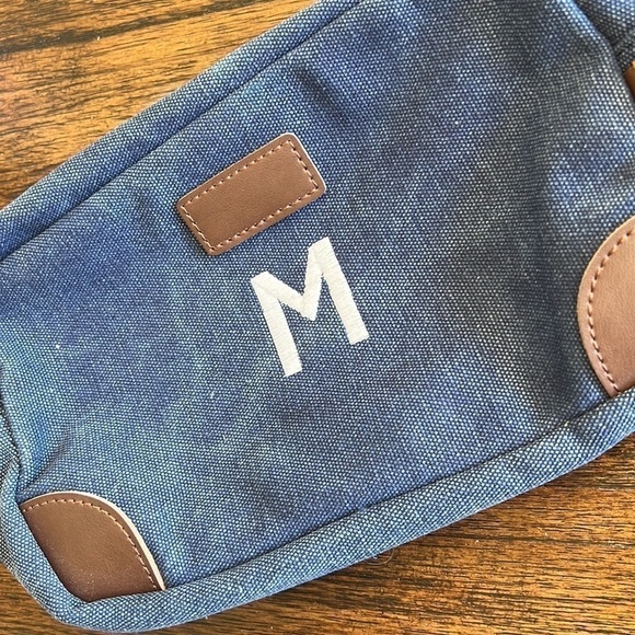 embroidered M toiletry bag - Picture 7 of 7